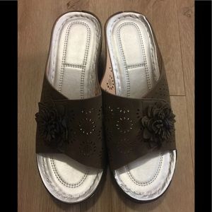 Clarkson Sandals 8 NWT